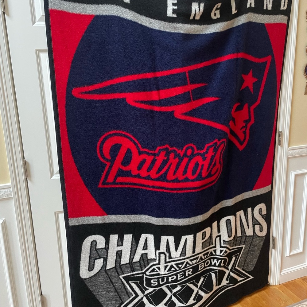 New England Patriots Champions Throw Blanket - Navy & Red